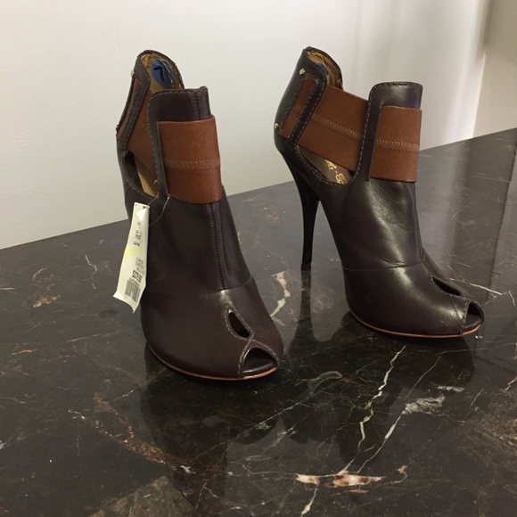 LAMB stiletto leather booties, NWT, authentic, stated size 7.5 =7 or 6.5… - Picture 2 of 8